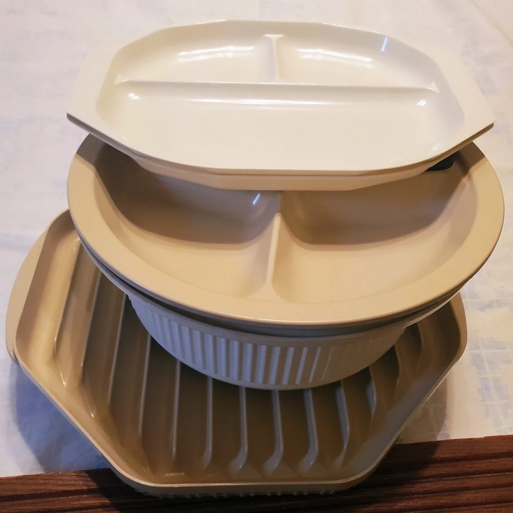 Lot 5 Microwave Cookware Anchor Hocking Divided Plate Roaster Grill Casserole